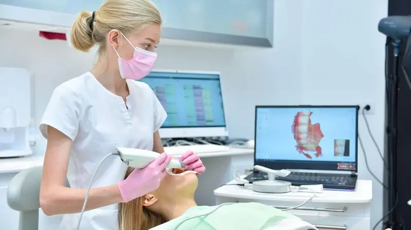 La tecnologia è un ausilio indispensabile al lavoro dell'odontoiatra