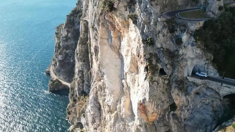 Una veduta aerea della strada della Forra - © www.giornaledibrescia.it