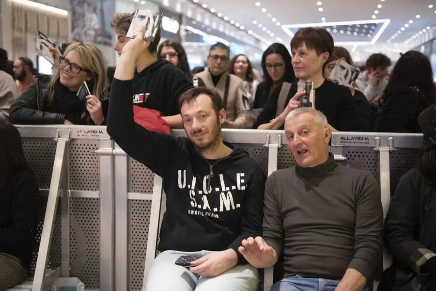 L'instore di Francesco Gabbani a Elnòs