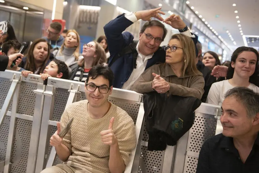 L'instore di Francesco Gabbani a Elnòs