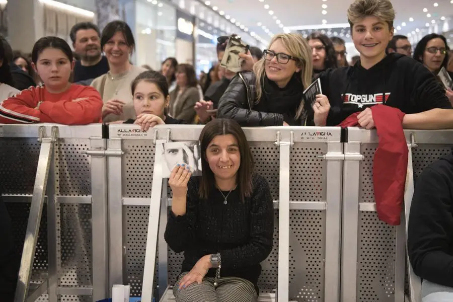 L'instore di Francesco Gabbani a Elnòs