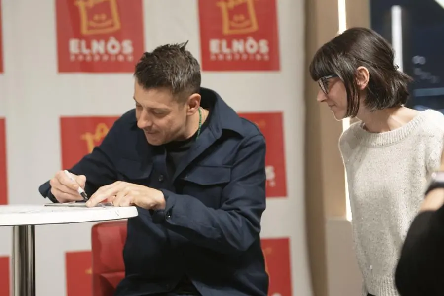 L'instore di Francesco Gabbani a Elnòs