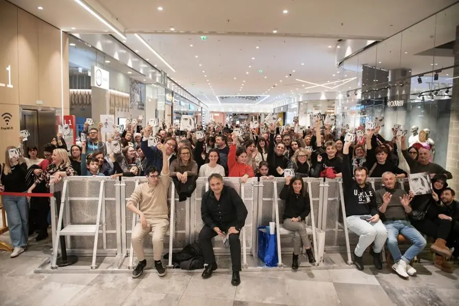 L'instore di Francesco Gabbani a Elnòs