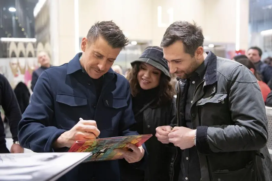 L'instore di Francesco Gabbani a Elnòs