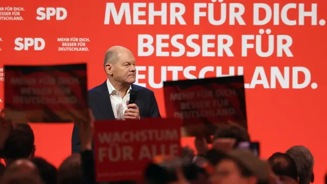 epa11913679 German Chancellor Olaf Scholz speaks during the final campaigning event of the Social Democratic Party (SPD) in Dortmund, Germany, 21 February 2025. Germany will hold early federal elections on 23 February 2025 to elect a new Bundestag (parliament). EPA/FRIEDEMANN VOGEL