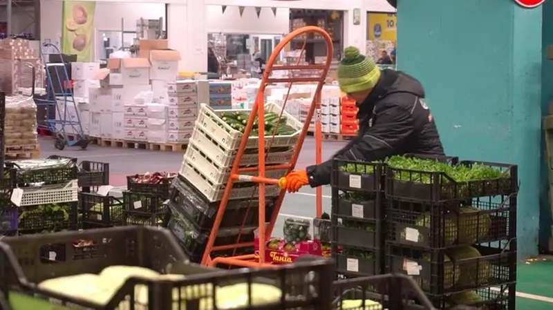 Al mercato ortofrutticolo - © www.giornaledibrescia.it