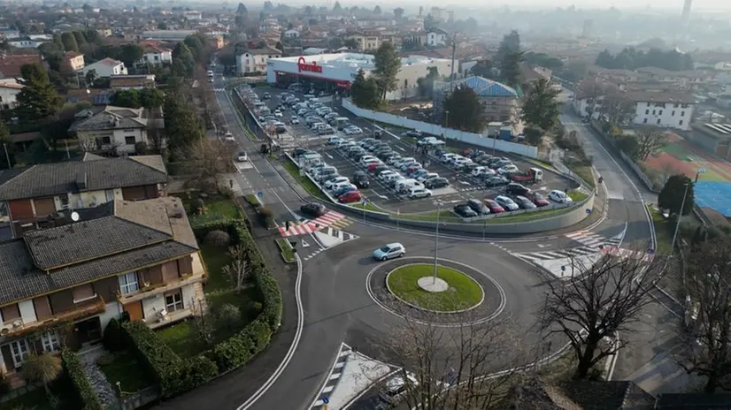 Critiche anche ai nuovi rondò ed al supermercato di Mura - © www.giornaledibrescia.it