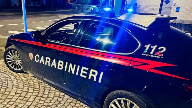 Foto generica carabinieri di notte a Bolzano, in Alto Adige