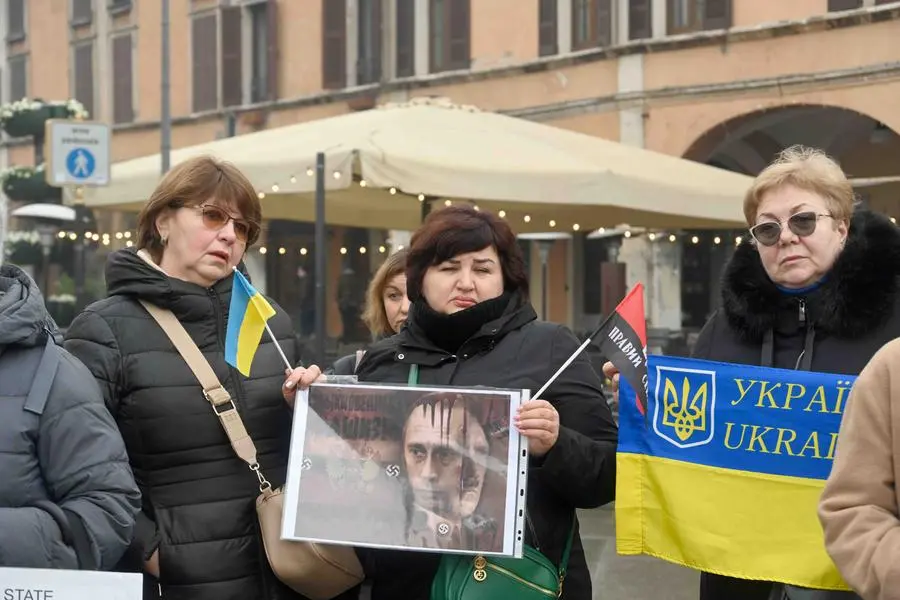 CRONACA BRESCIA PIAZZA MERCATO MANIFESTAZIONE PER L'UCRAINA PER CARINI 23-02-2025 MARCO ORTOGNI NEW EDEN GROUP