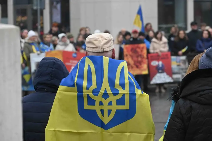 CRONACA BRESCIA PIAZZA MERCATO MANIFESTAZIONE PER L'UCRAINA PER CARINI 23-02-2025 MARCO ORTOGNI NEW EDEN GROUP