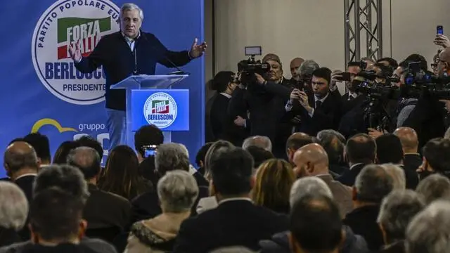 Il leader di Forza Italia, Antonio Tajani, a Pietrelcina ad un convegno sulle radici cristiane dell'Europa organizzato in vista del congresso del Ppe a Valencia, 22 febbraio 2025. ANSA/CIRO FUSCO