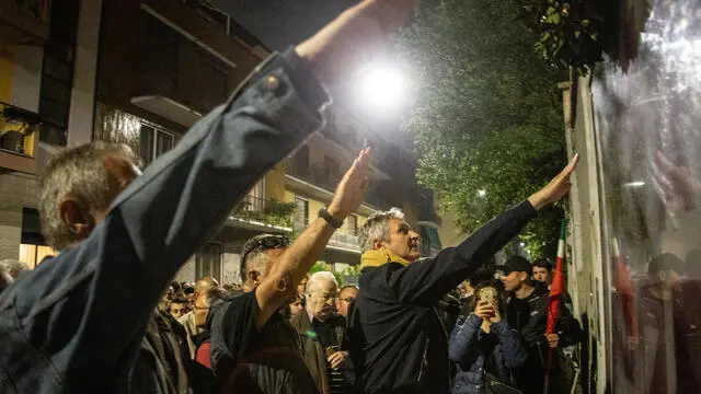 Corteo dell’estrema destra da Piazzale Grottini a via Paladini Milano, 28 aprile 2023, ANSA/Davide Canella