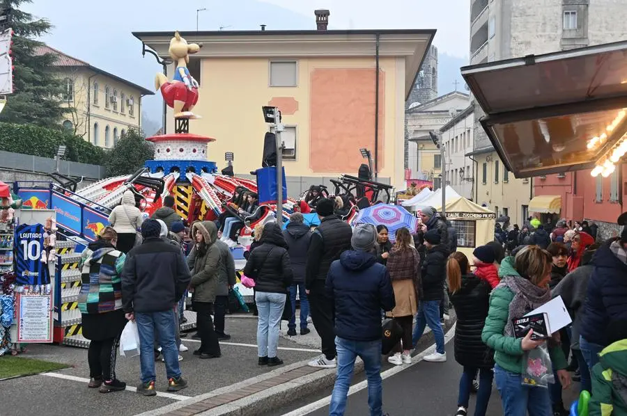 SAREZZO IN PIAZZA CON NOI  REDAZIONE PROVINCIA 23-02-3035 GABRIELE STRADA NEW EDEN GROUP 