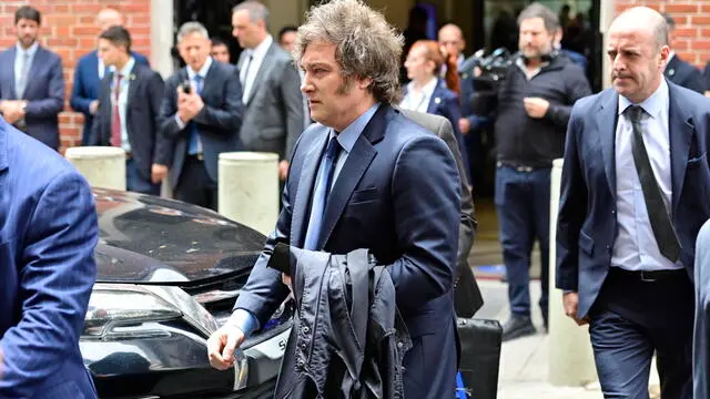 epa11856833 Argentinian President Javier Milei attends the commemoration of International Holocaust Remembrance Day at the Holocaust Museum in Buenos Aires, Argentina, 27 January 2025. EPA/MATIAS CAMPAYA