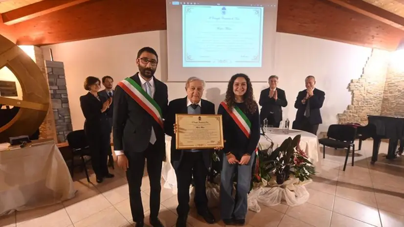 Consegnata a Manlio Milani la cittadinanza onoraria di Nave