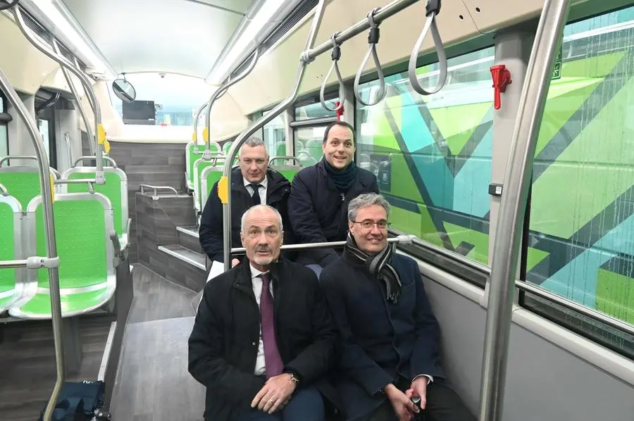 CRONACA BRESCIA PRESENTAZIONE NUOVI AUTOBUS ELETTRICI DI BRESCIA TRASPORTI REDAZIONE CRONACA 25-02-2025 GABRIELE STRADA NEW EDEN GROUP