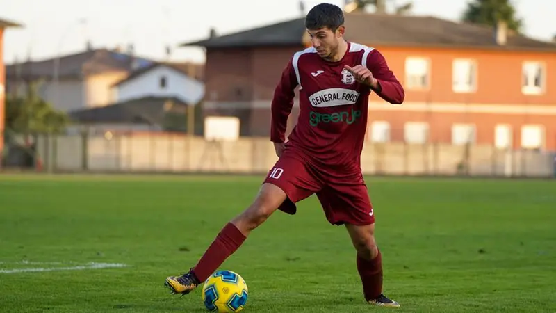 Bertoli con la maglia della Bedizzolese - Foto New Reporter Pasquali © www.giornaledibrescia.it