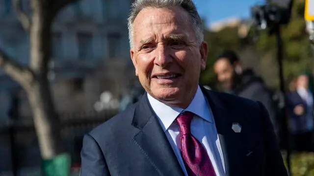 epa11875162 US Special Envoy to the Middle East Steve Witkoff responds to a question from the news media outside the West Wing of the White House in Washington, DC, USA, 04 February 2025. Later in the day President Trump hosts Israeli Prime Minister Netanyahu with two leaders set to discuss the Israeli cease-fire with Hamas, Iran's nuclear program and future arms shipments among other bilateral issues. EPA/SHAWN THEW