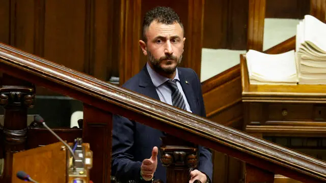 Emanuele Pozzolo, Fratelli d’Italia, nell’aula della Camera dei Deputati durante le comunicazioni del ministro della Giustizia, Carlo Nordio sull'amministrazione della giustizia, Roma 22 gennaio 2025. ANSA/FABIO FRUSTACI