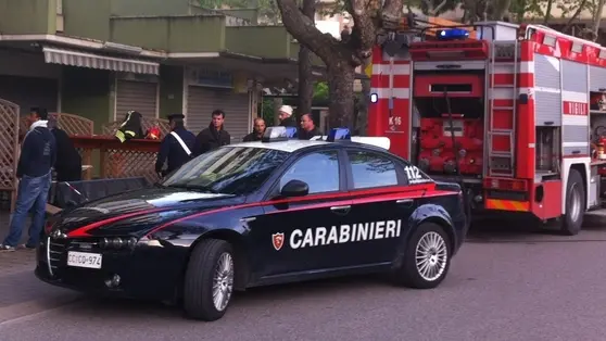 Pattuglia carabinieri e vigili del fuoco (intervento Rimini)