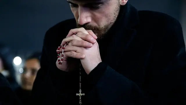 The Vatican's Cardinal Pro-Prefect of the Dicastery for Evangelization, Luis Antonio Tagle, leads a Rosary prayer for the health of Pope Francis who is hospitalized the Agostino Gemelli Hospital to a respiratory tract infection, in Saint Peter's Square, Vatican City, 25 February 2025. ANSA/ANGELO CARCONI