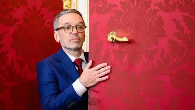 epa11890760 (FILE) - Chairman of the Freedom Party of Austria (FPOe) Herbert Kickl leaves after a meeting with Austrian Federal President Van der Bellen in Vienna, Austria, 06 January 2025 (re-issued 12 February 2025). Coalition talks between the FPOe and the conservative Austrian People's Party (OeVP) have failed and party leader Kickl has given up his mandate to form a government the party announced on 12 February 2025. The Freedom Party won the Austrian federal elections in October 2024 with almost 29%, taking 57 of the 183 seats in parliament. EPA/MAX SLOVENCIK