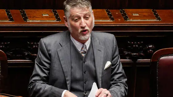 Il ministro della Cultura Alessandro Giuli alla Camera durante il voto finale del Decreto Cultura, Roma, 6 Febbraio 2025.ANSA/GIUSEPPE LAMI