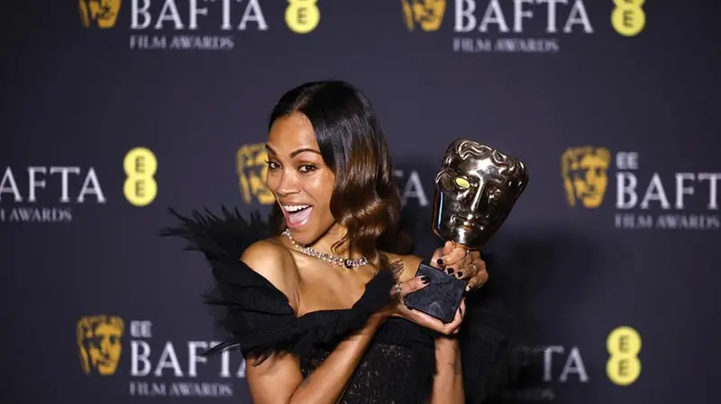Zoe Saldaña trionfa ai Bafta 2025