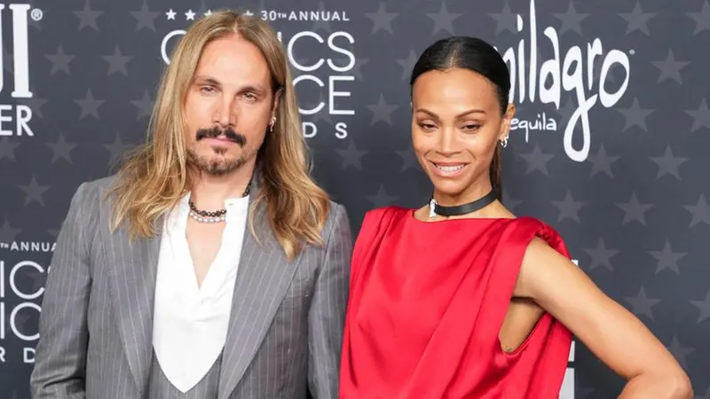 Zoe Saldaña ai Critics Choice Awards con il marito bresciano Marco Perego - Foto Ansa © www.giornaledibrescia.it