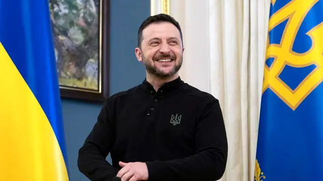 epa11925907 Ukrainian President Volodymyr Zelensky attends a news conference in Kyiv, Ukraine, 26 February 2025. President Zelensky said he plans to visit Washington, USA, to discuss with the US president a draft agreement which would give the US access to the extraction of rare earth minerals in Ukraine in exchange for military aid. EPA/STRINGER