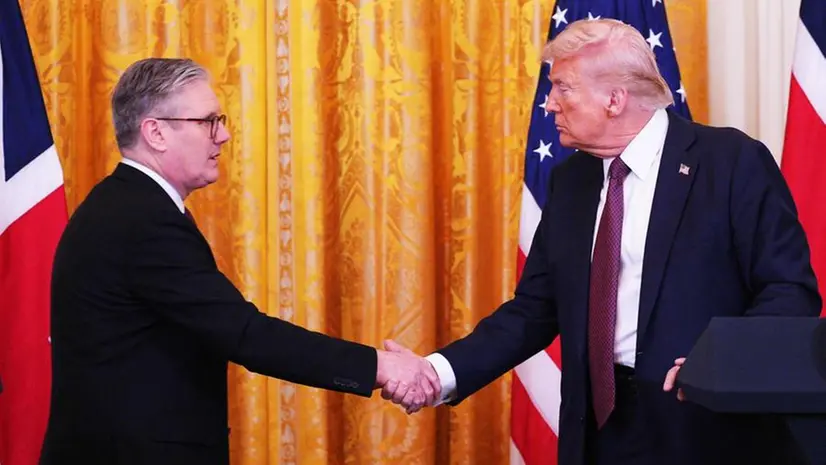 Il primo ministro inglese Keir Starmer e il presidente degli Stati Uniti Donald Trump - Foto Ansa © www.giornaledibrescia.it