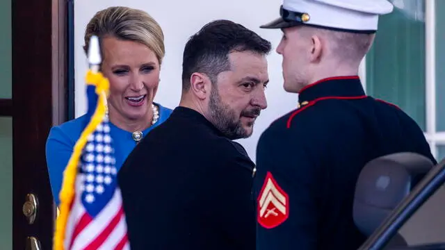 epa11930927 Ukrainian President Volodymyr Zelensky (C) departs after a breakdown in negotiations with US President Donald Trump and a cancellation of the planned joint press conference at the White House in Washington, DC, USA, 28 February 2025. Zelensky arrived in Washington to sign the framework of a deal, pushed by President Trump, to share Ukraine's mineral wealth with the US. EPA/SHAWN THEW