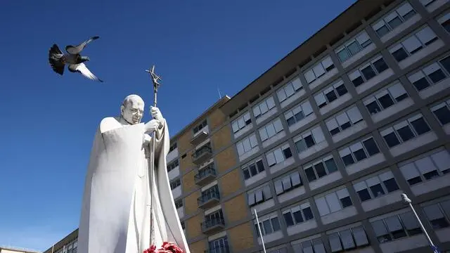 Papa Francesco ricoverato al Gemelli per accertamenti. Roma, 16 febbraio 2025. ANSA/MASSIMO PERCOSSI