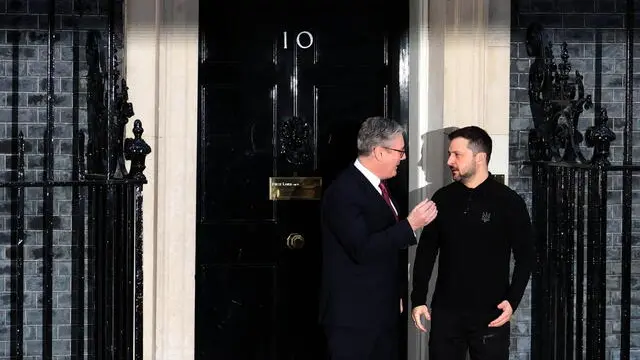 epa11932893 Britain's Prime Minister Kier Starmer (L) greets the President of Ukraine Volodymyr Zelensky (R) ahead of a bilateral meeting, outside 10 Downing Street in London, Britain, 01 March 2025. EPA/NEIL HALL