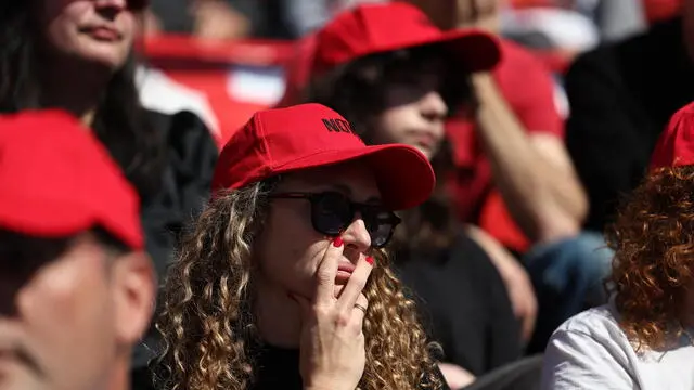 epa11929350 A woman reacts during a public memorial for slain Israeli hostage Tsachi Idan at Bloomfield Stadium in Tel Aviv, Israel, 28 February 2025. Tsachi Idan is one of the four dead Israeli hostages whose bodies were handed over by Hamas in exchange for the release of more than 600 Palestinian prisoners and detainees. EPA/ATEF SAFADI