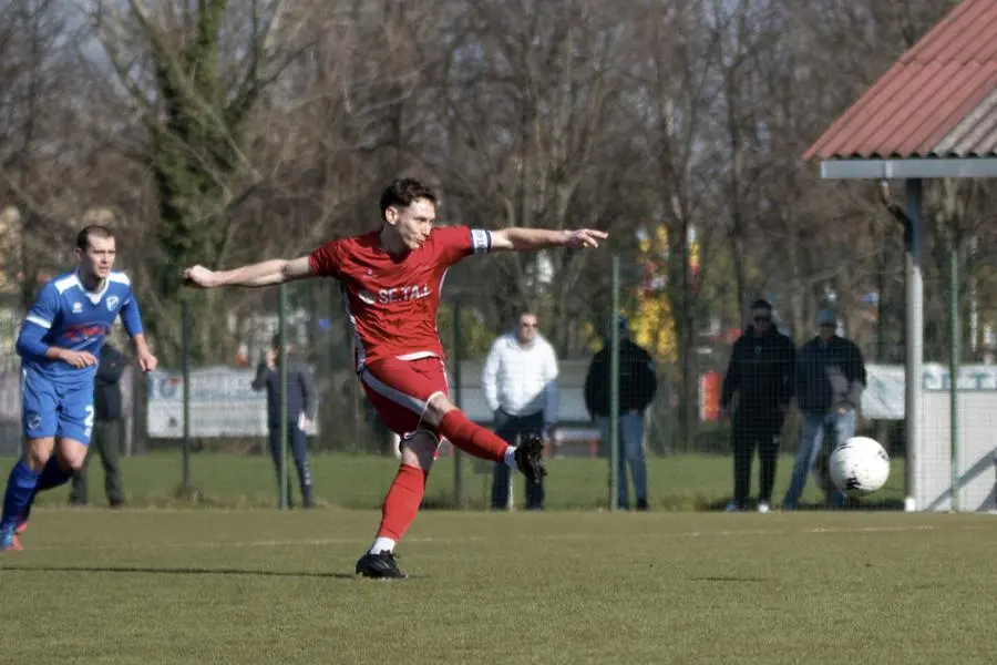 SPORT CALCIO FLERO SECONDA CATEGORIA FLERO REMEDELLO NELLA FOTO GOL 1-0 SU RIGORE DI MILANESI DEL FLERO E DEL REMEDELLO 02-03-2025 PIERPAOLO PAPETTI AGENZIA NEWREPORTER