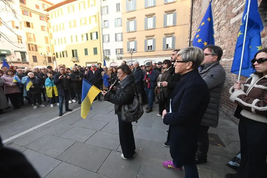 La manifestazione pro-Ucraina in largo Formentone