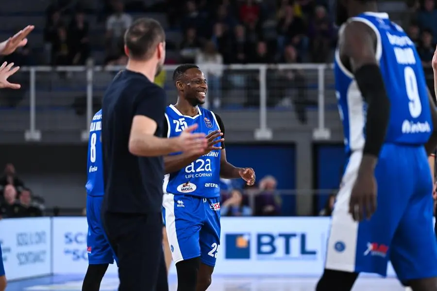 Basket, gli scatti di Germani-Cremona