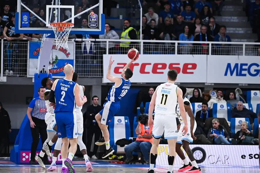 Basket, gli scatti di Germani-Cremona