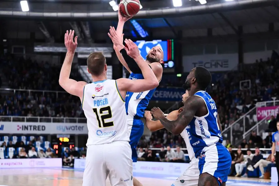 Basket, gli scatti di Germani-Cremona