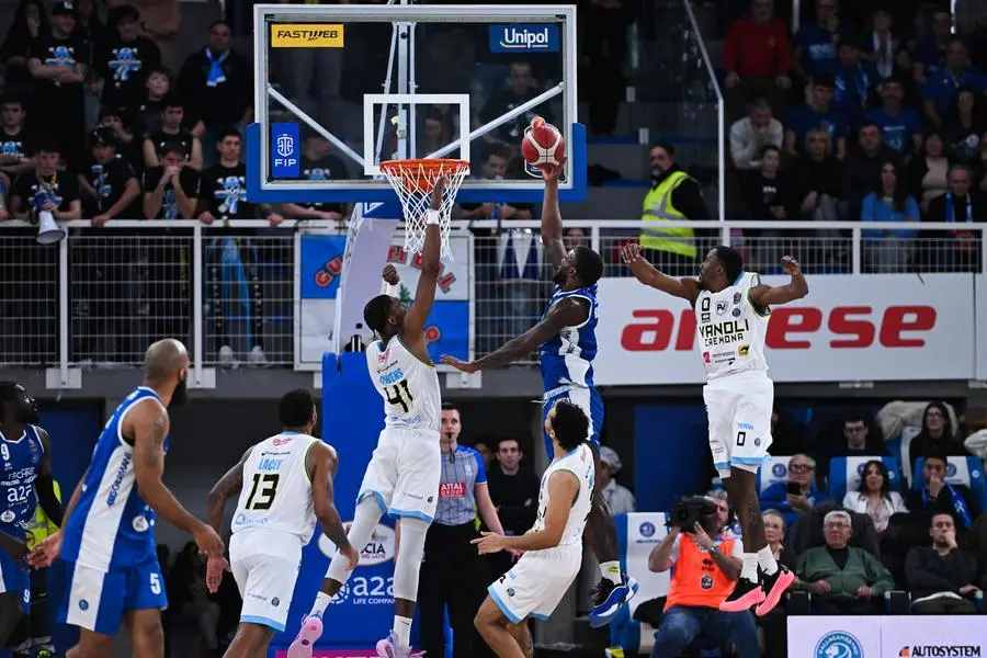 Basket, gli scatti di Germani-Cremona