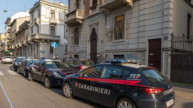 Aggressione con arma bianca al interno del Istituto Clinico Citta Studii, Carabinieri sul posto, Milano, 15 Aprile 2024, Ansa/Andrea Fasani