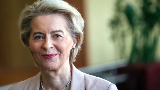 epa11937399 European Commission President Ursula von der Leyen poses as she attends the Strategic Dialogue on the Future of the European Automotive Industry, at the European Commission (EC) in Brussels, Belgium, 03 March 2025. EPA/OLIVIER MATTHYS