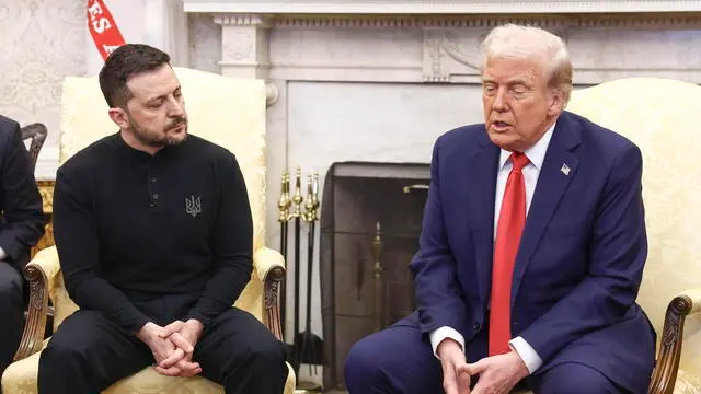 epa11930653 US President Donald Trump (R) meets with Ukrainian President Volodymyr Zelensky (L) in the Oval Office of the White House in Washington, DC, USA, 28 February 2025. Zelensky is in Washington to sign the framework of a deal, pushed by President Trump, to share Ukrainesâ€™s mineral wealth with the US. EPA/JIM LO SCALZO / POOL