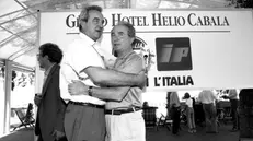 Conferenza Stampa Vicini e allenamento Nazionale Italiana Calcio Nella foto Bruno Pizzul e Azeglio Vicini. Roma, 27 giugno 1990 ARCHIVIO ANSA R 23181