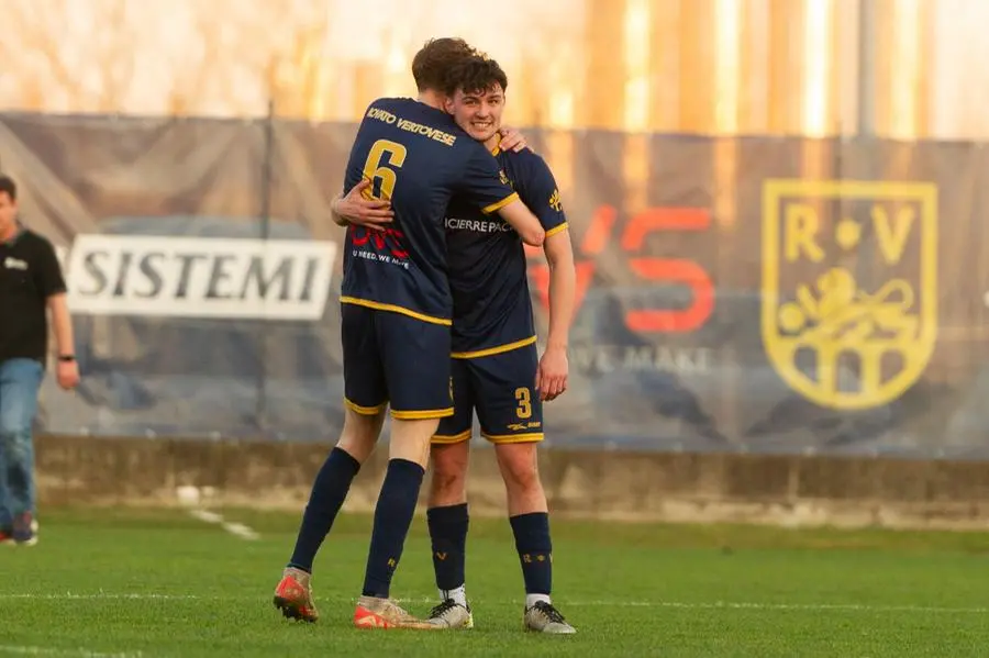 Sport Calcio DOVE Coppa Italia Eccellenza Rovato Vertovese - Codroipo nella foto esultanze finali del Rovato Vertovese 05/03/2025 mazzocchi@newreporter