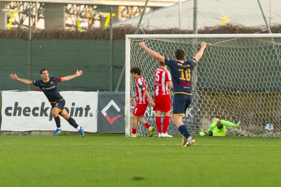 Sport Calcio DOVE Coppa Italia Eccellenza Rovato Vertovese - Codroipo nella foto gol di Messedaglia Edoardo del Rovato Vertovese 05/03/2025 mazzocchi@newreporter