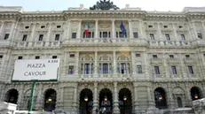 20060418 - ROMA -pol- ELEZIONI: CAMERA; LAZIO, OGGI INVIO VERBALI IN CASSAZIONEFORSE DOMANI L'ASSEGNAZIONE DEI SEGGI PER IL SENATO-Il palazzo di Giustizia sede della Corte di Cassazione a Roma. ALESSANDRO DI MEO / ANSA -pat