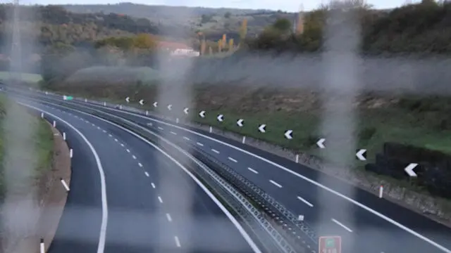 Foto da Orvieto dove si disinnesca una bimba della seconda guerra mondiale. Autostrada A1 chiusa.