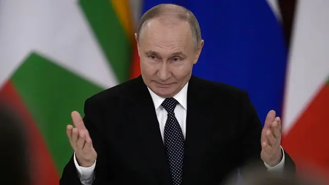 epa11940213 Russian President Vladimir Putin gestures during a signing ceremony following a meeting with Myanmar's military leader Senior Gen. Min Aung Hlaing (not pictured) at the Grand Kremlin Palace in Moscow, Russia, 04 March 2025. Min Aung Hlaing is on an official visit to Russia. EPA/PAVEL BEDNYAKOV /AP POOL / POOL POOL PHOTO